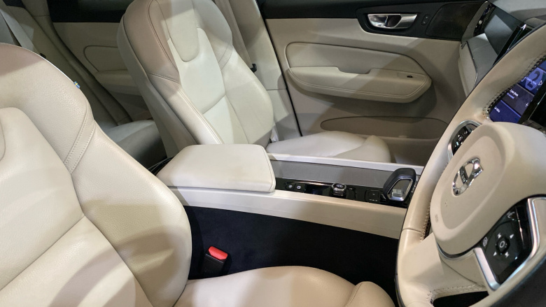 Volvo XC60 2.0 B4D Plus Dark 5dr AWD Geartronic Diesel Estate